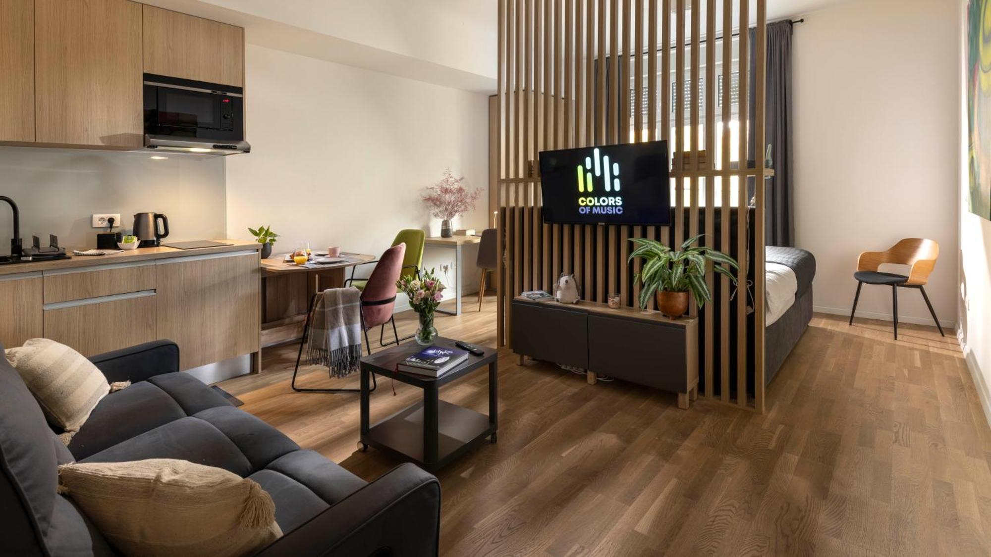 Colors Of Music, Centre Apartment